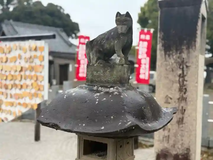 箭弓稲荷神社の{uncategorized: "未分類", other: "その他", undefined: "問題あり", building: "その他建物", grave: "お墓", sacred_gate: "鳥居", guardian: "狛犬", statue: "像", buddha: "仏像", history: "歴史", nature: "自然", garden: "庭園", animal: "動物", pagoda: "塔", temizu: "手水舎", mountain_gate: "山門・神門", sanctuary: "本殿・本堂", subordinate: "末社・摂社", art: "芸術", scenery: "景色", jizo: "地蔵", ema: "絵馬", goshuin: "御朱印", omikuji: "おみくじ", items: "授与品その他", amulet: "お守り", goshuincho: "御朱印帳", eats: "食事", festival: "お祭り", votive_dance: "神楽", shichigosan: "七五三参", wedding: "結婚式", experience: "体験その他", initially: "初詣", around: "周辺", anti_infection: "感染症対策"}