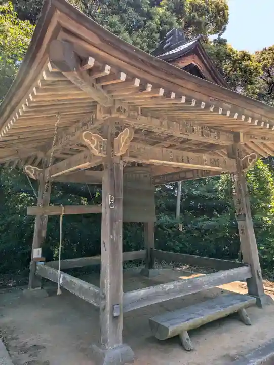 清滝寺の{uncategorized: "未分類", other: "その他", undefined: "問題あり", building: "その他建物", grave: "お墓", sacred_gate: "鳥居", guardian: "狛犬", statue: "像", buddha: "仏像", history: "歴史", nature: "自然", garden: "庭園", animal: "動物", pagoda: "塔", temizu: "手水舎", mountain_gate: "山門・神門", sanctuary: "本殿・本堂", subordinate: "末社・摂社", art: "芸術", scenery: "景色", jizo: "地蔵", ema: "絵馬", goshuin: "御朱印", omikuji: "おみくじ", items: "授与品その他", amulet: "お守り", goshuincho: "御朱印帳", eats: "食事", festival: "お祭り", votive_dance: "神楽", shichigosan: "七五三参", wedding: "結婚式", experience: "体験その他", initially: "初詣", around: "周辺", anti_infection: "感染症対策"}