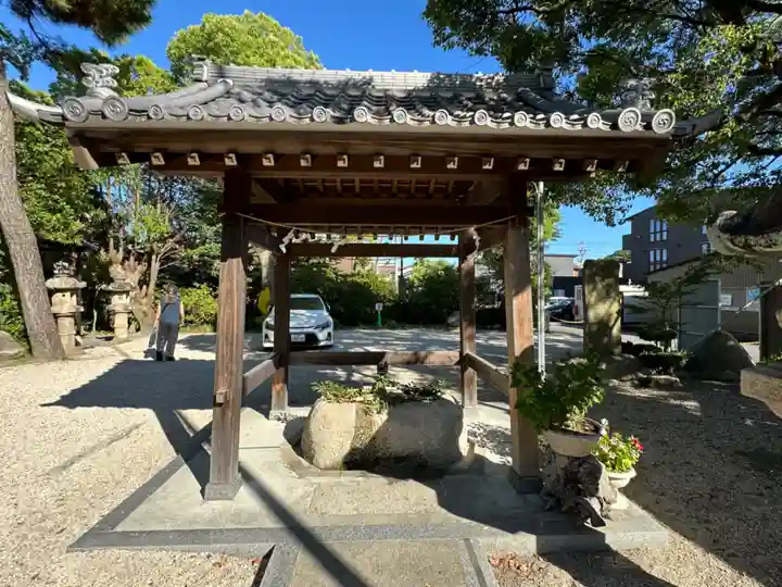 神館神社の手水舎