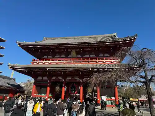 浅草神社の{uncategorized: "未分類", other: "その他", undefined: "問題あり", building: "その他建物", grave: "お墓", sacred_gate: "鳥居", guardian: "狛犬", statue: "像", buddha: "仏像", history: "歴史", nature: "自然", garden: "庭園", animal: "動物", pagoda: "塔", temizu: "手水舎", mountain_gate: "山門・神門", sanctuary: "本殿・本堂", subordinate: "末社・摂社", art: "芸術", scenery: "景色", jizo: "地蔵", ema: "絵馬", goshuin: "御朱印", omikuji: "おみくじ", items: "授与品その他", amulet: "お守り", goshuincho: "御朱印帳", eats: "食事", festival: "お祭り", votive_dance: "神楽", shichigosan: "七五三参", wedding: "結婚式", experience: "体験その他", initially: "初詣", around: "周辺", anti_infection: "感染症対策"}