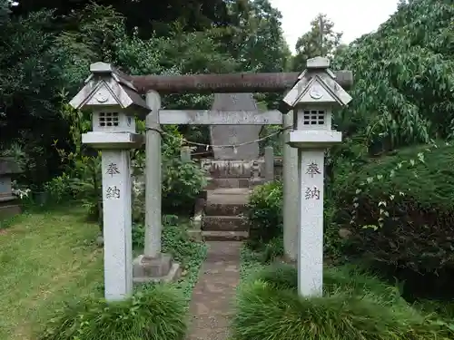 新倉氷川八幡神社の末社・摂社