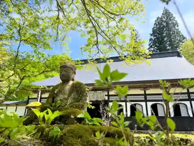 雲洞庵の{uncategorized: "未分類", other: "その他", undefined: "問題あり", building: "その他建物", grave: "お墓", sacred_gate: "鳥居", guardian: "狛犬", statue: "像", buddha: "仏像", history: "歴史", nature: "自然", garden: "庭園", animal: "動物", pagoda: "塔", temizu: "手水舎", mountain_gate: "山門・神門", sanctuary: "本殿・本堂", subordinate: "末社・摂社", art: "芸術", scenery: "景色", jizo: "地蔵", ema: "絵馬", goshuin: "御朱印", omikuji: "おみくじ", items: "授与品その他", amulet: "お守り", goshuincho: "御朱印帳", eats: "食事", festival: "お祭り", votive_dance: "神楽", shichigosan: "七五三参", wedding: "結婚式", experience: "体験その他", initially: "初詣", around: "周辺", anti_infection: "感染症対策"}