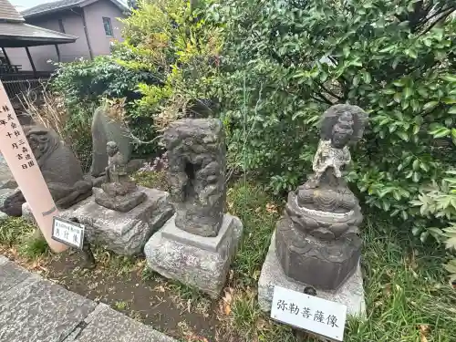 鶴見神社の{uncategorized: "未分類", other: "その他", undefined: "問題あり", building: "その他建物", grave: "お墓", sacred_gate: "鳥居", guardian: "狛犬", statue: "像", buddha: "仏像", history: "歴史", nature: "自然", garden: "庭園", animal: "動物", pagoda: "塔", temizu: "手水舎", mountain_gate: "山門・神門", sanctuary: "本殿・本堂", subordinate: "末社・摂社", art: "芸術", scenery: "景色", jizo: "地蔵", ema: "絵馬", goshuin: "御朱印", omikuji: "おみくじ", items: "授与品その他", amulet: "お守り", goshuincho: "御朱印帳", eats: "食事", festival: "お祭り", votive_dance: "神楽", shichigosan: "七五三参", wedding: "結婚式", experience: "体験その他", initially: "初詣", around: "周辺", anti_infection: "感染症対策"}