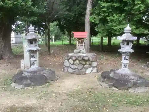 八王子社の末社・摂社