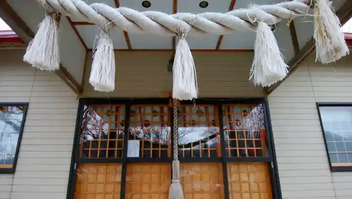 泊稲荷神社の本殿・本堂