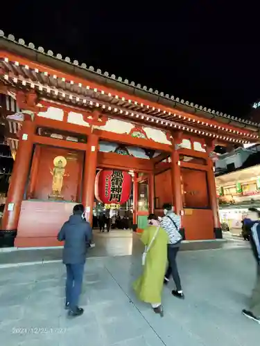 浅草寺の山門・神門
