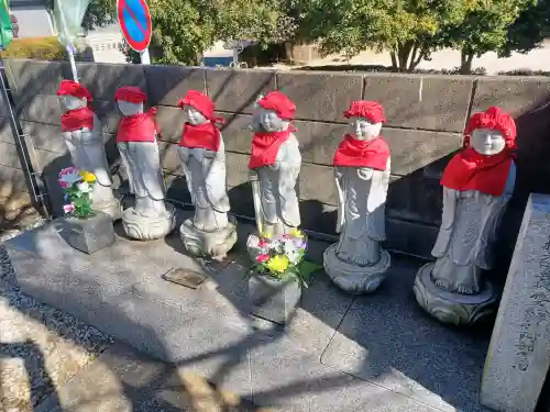 雲竜寺の{uncategorized: "未分類", other: "その他", undefined: "問題あり", building: "その他建物", grave: "お墓", sacred_gate: "鳥居", guardian: "狛犬", statue: "像", buddha: "仏像", history: "歴史", nature: "自然", garden: "庭園", animal: "動物", pagoda: "塔", temizu: "手水舎", mountain_gate: "山門・神門", sanctuary: "本殿・本堂", subordinate: "末社・摂社", art: "芸術", scenery: "景色", jizo: "地蔵", ema: "絵馬", goshuin: "御朱印", omikuji: "おみくじ", items: "授与品その他", amulet: "お守り", goshuincho: "御朱印帳", eats: "食事", festival: "お祭り", votive_dance: "神楽", shichigosan: "七五三参", wedding: "結婚式", experience: "体験その他", initially: "初詣", around: "周辺", anti_infection: "感染症対策"}