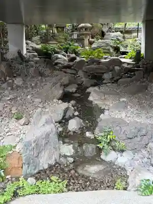 祠(極楽水)の{uncategorized: "未分類", other: "その他", undefined: "問題あり", building: "その他建物", grave: "お墓", sacred_gate: "鳥居", guardian: "狛犬", statue: "像", buddha: "仏像", history: "歴史", nature: "自然", garden: "庭園", animal: "動物", pagoda: "塔", temizu: "手水舎", mountain_gate: "山門・神門", sanctuary: "本殿・本堂", subordinate: "末社・摂社", art: "芸術", scenery: "景色", jizo: "地蔵", ema: "絵馬", goshuin: "御朱印", omikuji: "おみくじ", items: "授与品その他", amulet: "お守り", goshuincho: "御朱印帳", eats: "食事", festival: "お祭り", votive_dance: "神楽", shichigosan: "七五三参", wedding: "結婚式", experience: "体験その他", initially: "初詣", around: "周辺", anti_infection: "感染症対策"}