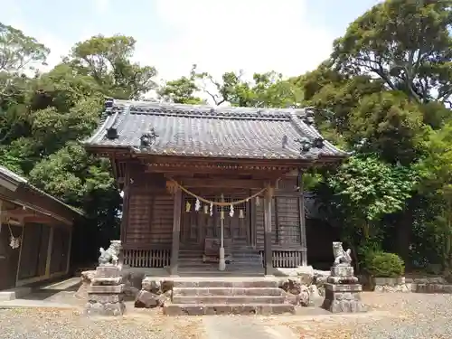 若磯神社の本殿・本堂