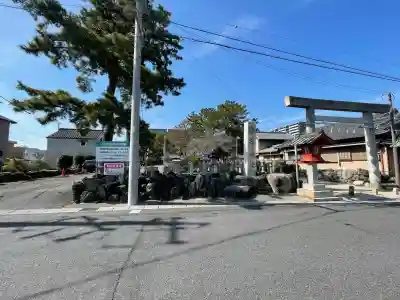 勝速日神社の{uncategorized: "未分類", other: "その他", undefined: "問題あり", building: "その他建物", grave: "お墓", sacred_gate: "鳥居", guardian: "狛犬", statue: "像", buddha: "仏像", history: "歴史", nature: "自然", garden: "庭園", animal: "動物", pagoda: "塔", temizu: "手水舎", mountain_gate: "山門・神門", sanctuary: "本殿・本堂", subordinate: "末社・摂社", art: "芸術", scenery: "景色", jizo: "地蔵", ema: "絵馬", goshuin: "御朱印", omikuji: "おみくじ", items: "授与品その他", amulet: "お守り", goshuincho: "御朱印帳", eats: "食事", festival: "お祭り", votive_dance: "神楽", shichigosan: "七五三参", wedding: "結婚式", experience: "体験その他", initially: "初詣", around: "周辺", anti_infection: "感染症対策"}