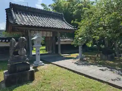 守りの神　藤基神社の山門・神門