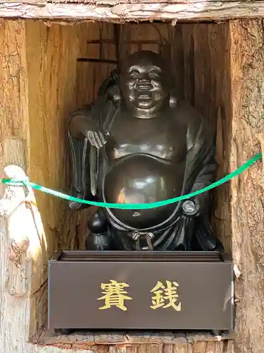 久國神社の像