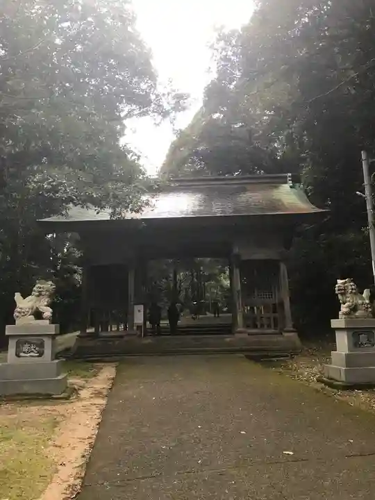 倭文神社の山門・神門