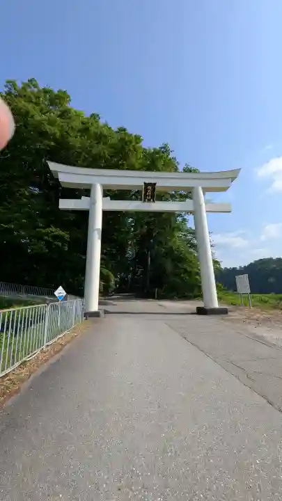 雄山神社前立社壇の{uncategorized: "未分類", other: "その他", undefined: "問題あり", building: "その他建物", grave: "お墓", sacred_gate: "鳥居", guardian: "狛犬", statue: "像", buddha: "仏像", history: "歴史", nature: "自然", garden: "庭園", animal: "動物", pagoda: "塔", temizu: "手水舎", mountain_gate: "山門・神門", sanctuary: "本殿・本堂", subordinate: "末社・摂社", art: "芸術", scenery: "景色", jizo: "地蔵", ema: "絵馬", goshuin: "御朱印", omikuji: "おみくじ", items: "授与品その他", amulet: "お守り", goshuincho: "御朱印帳", eats: "食事", festival: "お祭り", votive_dance: "神楽", shichigosan: "七五三参", wedding: "結婚式", experience: "体験その他", initially: "初詣", around: "周辺", anti_infection: "感染症対策"}