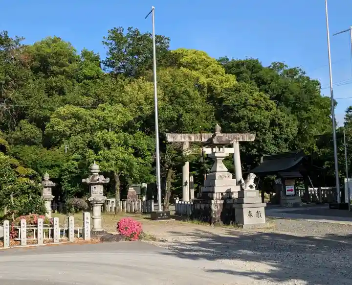 白山神社(二子町)の{uncategorized: "未分類", other: "その他", undefined: "問題あり", building: "その他建物", grave: "お墓", sacred_gate: "鳥居", guardian: "狛犬", statue: "像", buddha: "仏像", history: "歴史", nature: "自然", garden: "庭園", animal: "動物", pagoda: "塔", temizu: "手水舎", mountain_gate: "山門・神門", sanctuary: "本殿・本堂", subordinate: "末社・摂社", art: "芸術", scenery: "景色", jizo: "地蔵", ema: "絵馬", goshuin: "御朱印", omikuji: "おみくじ", items: "授与品その他", amulet: "お守り", goshuincho: "御朱印帳", eats: "食事", festival: "お祭り", votive_dance: "神楽", shichigosan: "七五三参", wedding: "結婚式", experience: "体験その他", initially: "初詣", around: "周辺", anti_infection: "感染症対策"}