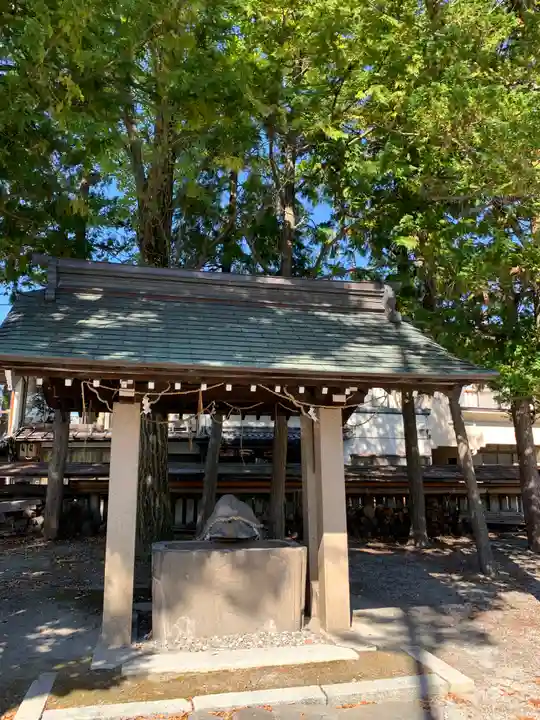八剣神社の手水舎