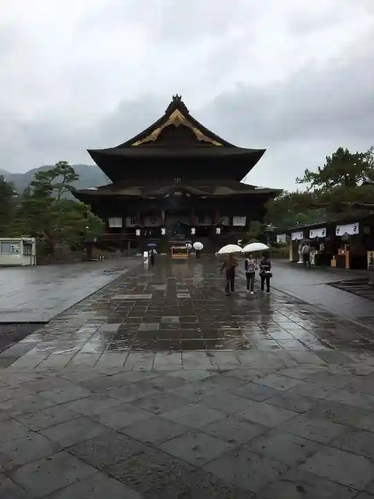 善光寺の本殿・本堂