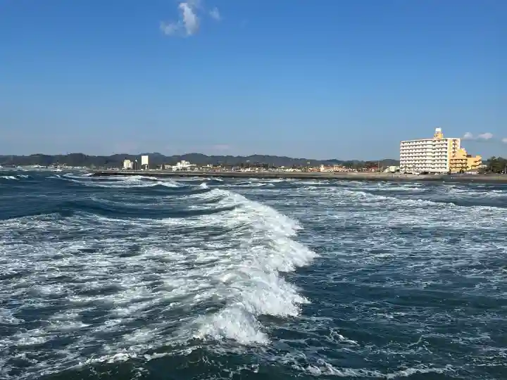 神明神社の{uncategorized: "未分類", other: "その他", undefined: "問題あり", building: "その他建物", grave: "お墓", sacred_gate: "鳥居", guardian: "狛犬", statue: "像", buddha: "仏像", history: "歴史", nature: "自然", garden: "庭園", animal: "動物", pagoda: "塔", temizu: "手水舎", mountain_gate: "山門・神門", sanctuary: "本殿・本堂", subordinate: "末社・摂社", art: "芸術", scenery: "景色", jizo: "地蔵", ema: "絵馬", goshuin: "御朱印", omikuji: "おみくじ", items: "授与品その他", amulet: "お守り", goshuincho: "御朱印帳", eats: "食事", festival: "お祭り", votive_dance: "神楽", shichigosan: "七五三参", wedding: "結婚式", experience: "体験その他", initially: "初詣", around: "周辺", anti_infection: "感染症対策"}