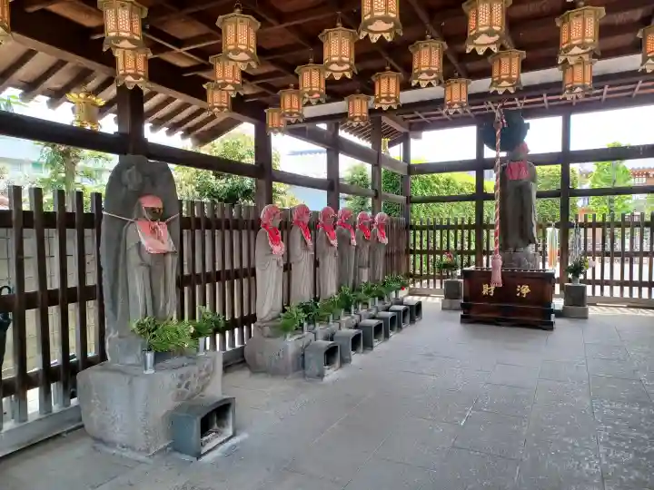 三学院の{uncategorized: "未分類", other: "その他", undefined: "問題あり", building: "その他建物", grave: "お墓", sacred_gate: "鳥居", guardian: "狛犬", statue: "像", buddha: "仏像", history: "歴史", nature: "自然", garden: "庭園", animal: "動物", pagoda: "塔", temizu: "手水舎", mountain_gate: "山門・神門", sanctuary: "本殿・本堂", subordinate: "末社・摂社", art: "芸術", scenery: "景色", jizo: "地蔵", ema: "絵馬", goshuin: "御朱印", omikuji: "おみくじ", items: "授与品その他", amulet: "お守り", goshuincho: "御朱印帳", eats: "食事", festival: "お祭り", votive_dance: "神楽", shichigosan: "七五三参", wedding: "結婚式", experience: "体験その他", initially: "初詣", around: "周辺", anti_infection: "感染症対策"}