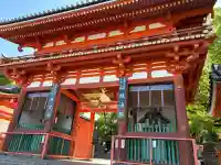 八坂神社(祇園さん)の{uncategorized: "未分類", other: "その他", undefined: "問題あり", building: "その他建物", grave: "お墓", sacred_gate: "鳥居", guardian: "狛犬", statue: "像", buddha: "仏像", history: "歴史", nature: "自然", garden: "庭園", animal: "動物", pagoda: "塔", temizu: "手水舎", mountain_gate: "山門・神門", sanctuary: "本殿・本堂", subordinate: "末社・摂社", art: "芸術", scenery: "景色", jizo: "地蔵", ema: "絵馬", goshuin: "御朱印", omikuji: "おみくじ", items: "授与品その他", amulet: "お守り", goshuincho: "御朱印帳", eats: "食事", festival: "お祭り", votive_dance: "神楽", shichigosan: "七五三参", wedding: "結婚式", experience: "体験その他", initially: "初詣", around: "周辺", anti_infection: "感染症対策"}