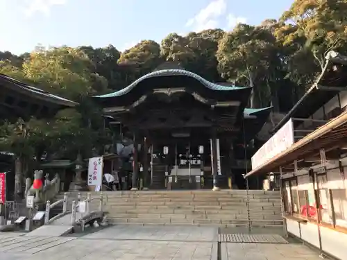 由加山 由加神社本宮の本殿