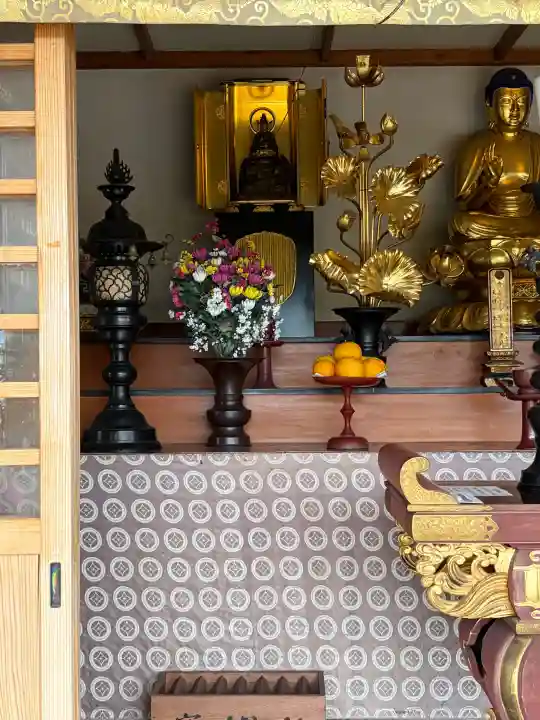 三井寺の{uncategorized: "未分類", other: "その他", undefined: "問題あり", building: "その他建物", grave: "お墓", sacred_gate: "鳥居", guardian: "狛犬", statue: "像", buddha: "仏像", history: "歴史", nature: "自然", garden: "庭園", animal: "動物", pagoda: "塔", temizu: "手水舎", mountain_gate: "山門・神門", sanctuary: "本殿・本堂", subordinate: "末社・摂社", art: "芸術", scenery: "景色", jizo: "地蔵", ema: "絵馬", goshuin: "御朱印", omikuji: "おみくじ", items: "授与品その他", amulet: "お守り", goshuincho: "御朱印帳", eats: "食事", festival: "お祭り", votive_dance: "神楽", shichigosan: "七五三参", wedding: "結婚式", experience: "体験その他", initially: "初詣", around: "周辺", anti_infection: "感染症対策"}
