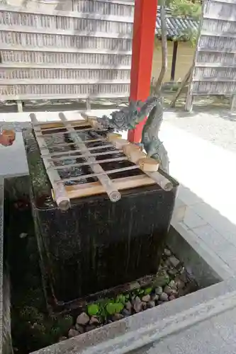 美濃國一宮　南宮大社の手水舎