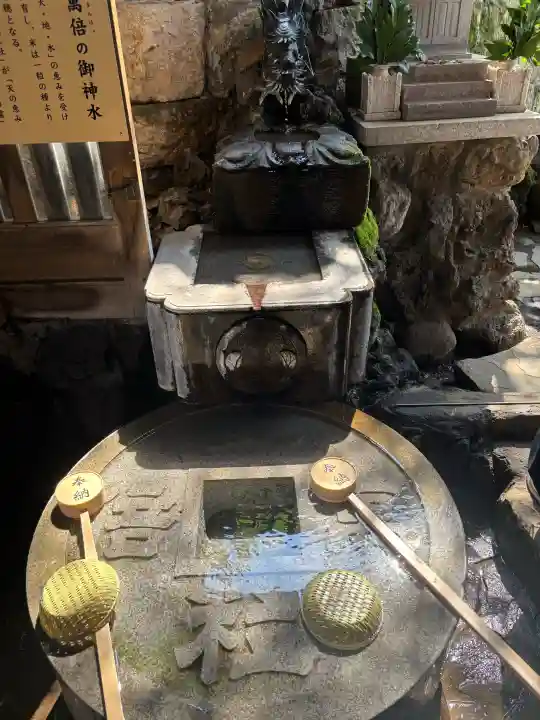 品川神社の{uncategorized: "未分類", other: "その他", undefined: "問題あり", building: "その他建物", grave: "お墓", sacred_gate: "鳥居", guardian: "狛犬", statue: "像", buddha: "仏像", history: "歴史", nature: "自然", garden: "庭園", animal: "動物", pagoda: "塔", temizu: "手水舎", mountain_gate: "山門・神門", sanctuary: "本殿・本堂", subordinate: "末社・摂社", art: "芸術", scenery: "景色", jizo: "地蔵", ema: "絵馬", goshuin: "御朱印", omikuji: "おみくじ", items: "授与品その他", amulet: "お守り", goshuincho: "御朱印帳", eats: "食事", festival: "お祭り", votive_dance: "神楽", shichigosan: "七五三参", wedding: "結婚式", experience: "体験その他", initially: "初詣", around: "周辺", anti_infection: "感染症対策"}