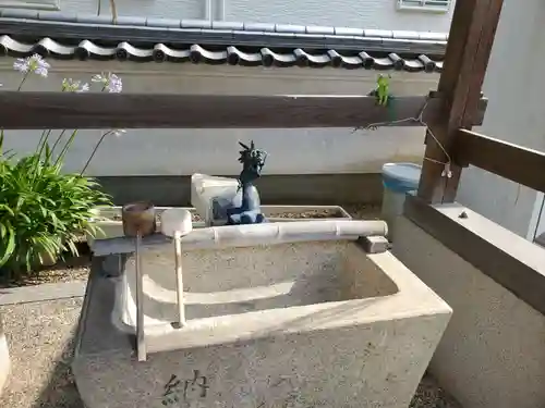 西光寺の手水舎