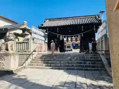 岡山神社の山門・神門