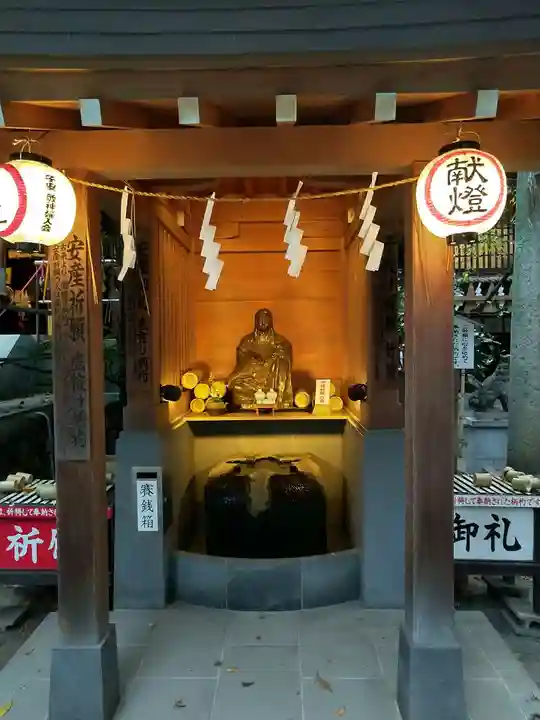 子安神社の像