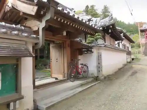 當麻寺の山門