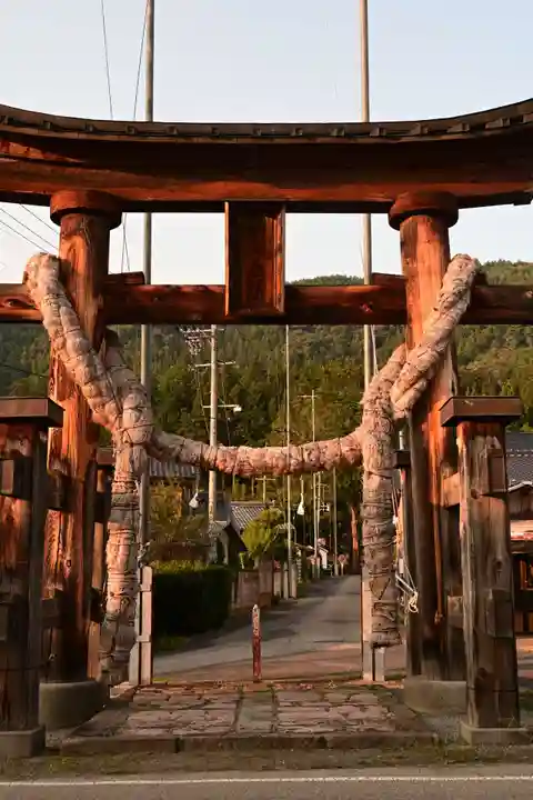 新海三社神社(長野県)