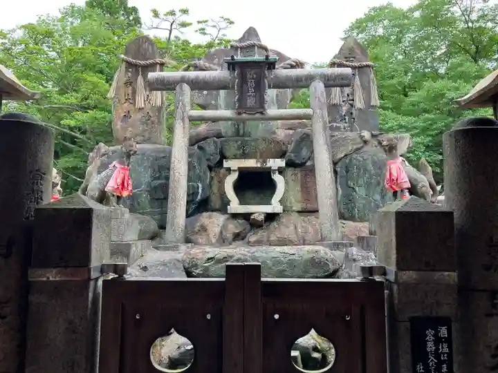 伏見稲荷大社 御膳谷奉拝所(京都府)