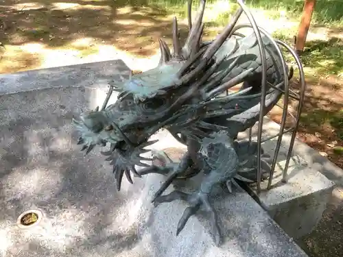 国玉神社・八劔社合殿の手水舎