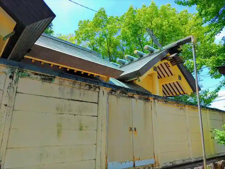 六所社(下飯田)の本殿・本堂