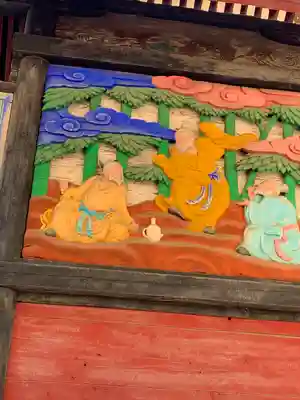 露垂根神社の芸術