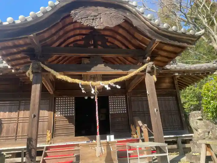 網戸神社の{uncategorized: "未分類", other: "その他", undefined: "問題あり", building: "その他建物", grave: "お墓", sacred_gate: "鳥居", guardian: "狛犬", statue: "像", buddha: "仏像", history: "歴史", nature: "自然", garden: "庭園", animal: "動物", pagoda: "塔", temizu: "手水舎", mountain_gate: "山門・神門", sanctuary: "本殿・本堂", subordinate: "末社・摂社", art: "芸術", scenery: "景色", jizo: "地蔵", ema: "絵馬", goshuin: "御朱印", omikuji: "おみくじ", items: "授与品その他", amulet: "お守り", goshuincho: "御朱印帳", eats: "食事", festival: "お祭り", votive_dance: "神楽", shichigosan: "七五三参", wedding: "結婚式", experience: "体験その他", initially: "初詣", around: "周辺", anti_infection: "感染症対策"}