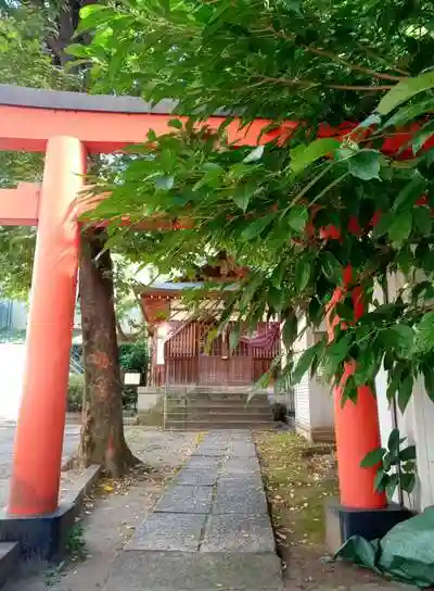出世稲荷神社（春日稲荷神社）の鳥居