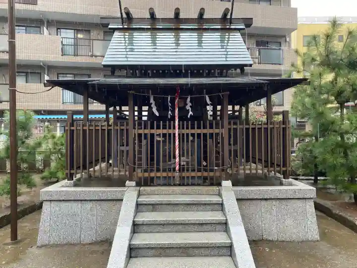 中葛西稲荷神社の{uncategorized: "未分類", other: "その他", undefined: "問題あり", building: "その他建物", grave: "お墓", sacred_gate: "鳥居", guardian: "狛犬", statue: "像", buddha: "仏像", history: "歴史", nature: "自然", garden: "庭園", animal: "動物", pagoda: "塔", temizu: "手水舎", mountain_gate: "山門・神門", sanctuary: "本殿・本堂", subordinate: "末社・摂社", art: "芸術", scenery: "景色", jizo: "地蔵", ema: "絵馬", goshuin: "御朱印", omikuji: "おみくじ", items: "授与品その他", amulet: "お守り", goshuincho: "御朱印帳", eats: "食事", festival: "お祭り", votive_dance: "神楽", shichigosan: "七五三参", wedding: "結婚式", experience: "体験その他", initially: "初詣", around: "周辺", anti_infection: "感染症対策"}