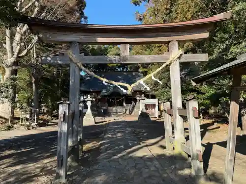 薩都神社の{uncategorized: "未分類", other: "その他", undefined: "問題あり", building: "その他建物", grave: "お墓", sacred_gate: "鳥居", guardian: "狛犬", statue: "像", buddha: "仏像", history: "歴史", nature: "自然", garden: "庭園", animal: "動物", pagoda: "塔", temizu: "手水舎", mountain_gate: "山門・神門", sanctuary: "本殿・本堂", subordinate: "末社・摂社", art: "芸術", scenery: "景色", jizo: "地蔵", ema: "絵馬", goshuin: "御朱印", omikuji: "おみくじ", items: "授与品その他", amulet: "お守り", goshuincho: "御朱印帳", eats: "食事", festival: "お祭り", votive_dance: "神楽", shichigosan: "七五三参", wedding: "結婚式", experience: "体験その他", initially: "初詣", around: "周辺", anti_infection: "感染症対策"}