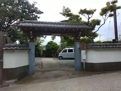 本瑞寺の山門