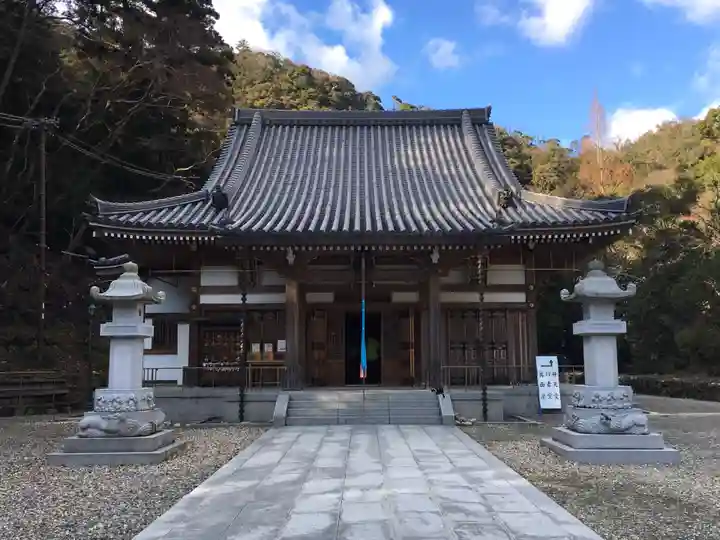 瀧安寺の本殿・本堂
