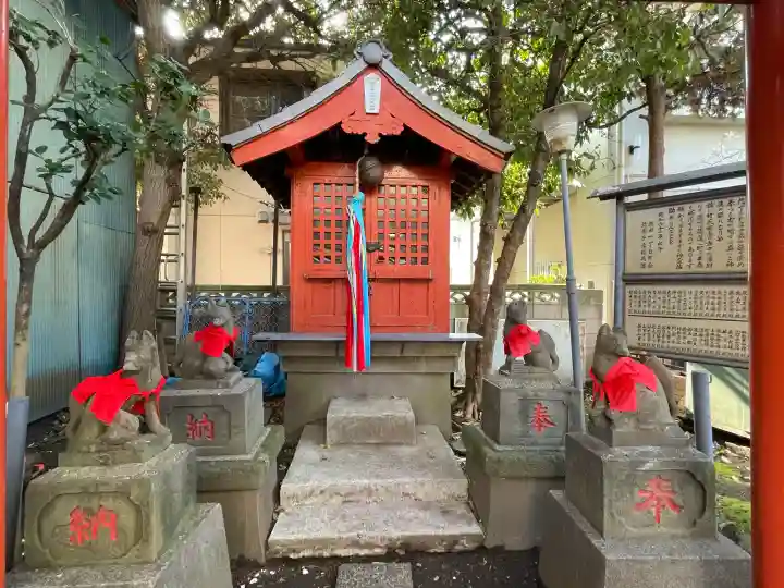 於舎子治稲荷大明神の{uncategorized: "未分類", other: "その他", undefined: "問題あり", building: "その他建物", grave: "お墓", sacred_gate: "鳥居", guardian: "狛犬", statue: "像", buddha: "仏像", history: "歴史", nature: "自然", garden: "庭園", animal: "動物", pagoda: "塔", temizu: "手水舎", mountain_gate: "山門・神門", sanctuary: "本殿・本堂", subordinate: "末社・摂社", art: "芸術", scenery: "景色", jizo: "地蔵", ema: "絵馬", goshuin: "御朱印", omikuji: "おみくじ", items: "授与品その他", amulet: "お守り", goshuincho: "御朱印帳", eats: "食事", festival: "お祭り", votive_dance: "神楽", shichigosan: "七五三参", wedding: "結婚式", experience: "体験その他", initially: "初詣", around: "周辺", anti_infection: "感染症対策"}