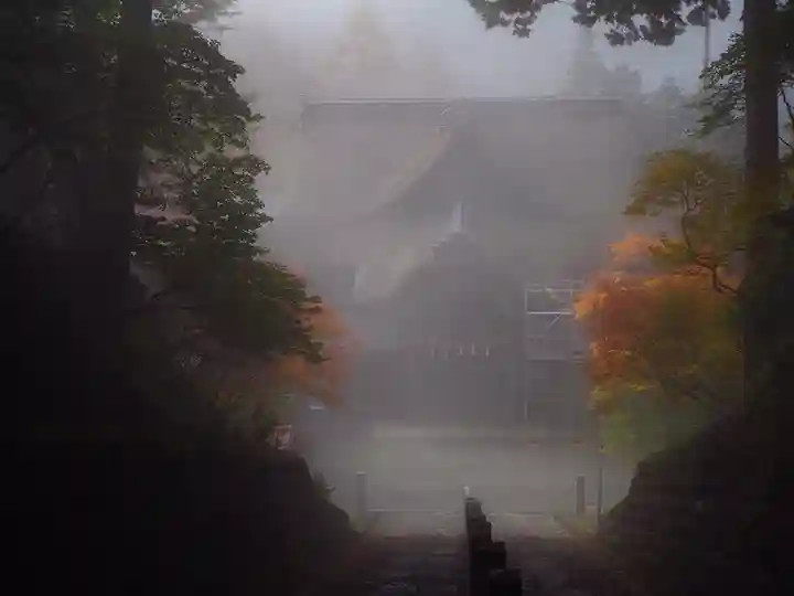 七面山敬慎院の本殿・本堂