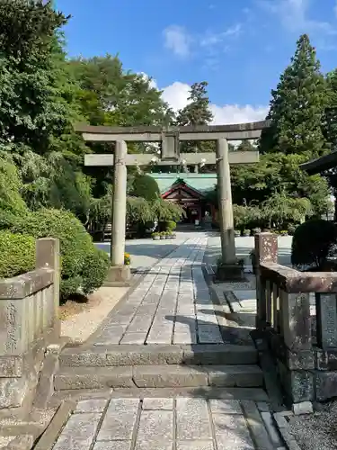 新橋浅間神社の鳥居