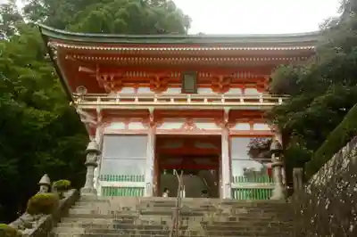 青岸渡寺の山門・神門