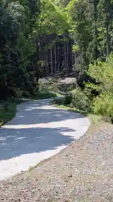 布勢立石神社(滋賀県)