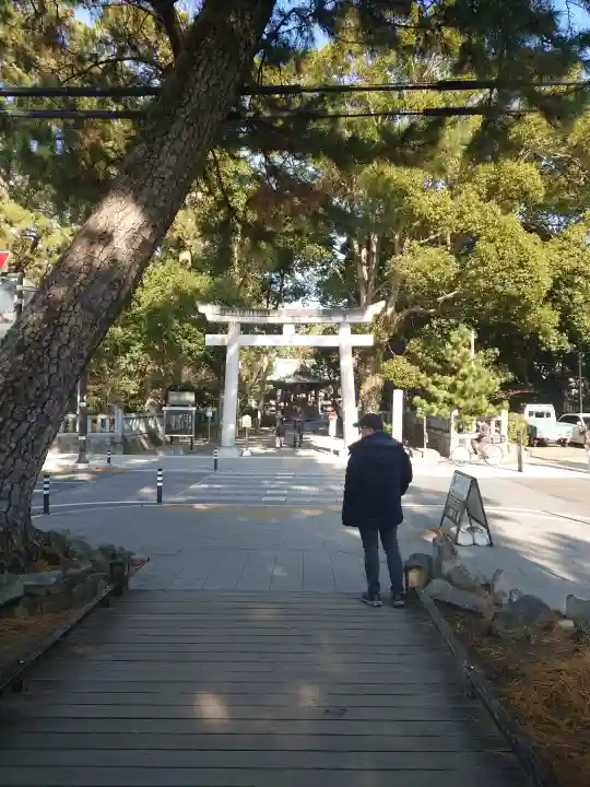 御穂神社の{uncategorized: "未分類", other: "その他", undefined: "問題あり", building: "その他建物", grave: "お墓", sacred_gate: "鳥居", guardian: "狛犬", statue: "像", buddha: "仏像", history: "歴史", nature: "自然", garden: "庭園", animal: "動物", pagoda: "塔", temizu: "手水舎", mountain_gate: "山門・神門", sanctuary: "本殿・本堂", subordinate: "末社・摂社", art: "芸術", scenery: "景色", jizo: "地蔵", ema: "絵馬", goshuin: "御朱印", omikuji: "おみくじ", items: "授与品その他", amulet: "お守り", goshuincho: "御朱印帳", eats: "食事", festival: "お祭り", votive_dance: "神楽", shichigosan: "七五三参", wedding: "結婚式", experience: "体験その他", initially: "初詣", around: "周辺", anti_infection: "感染症対策"}