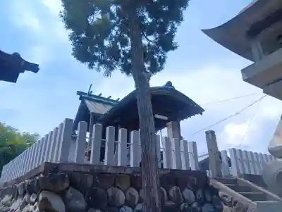 神宮神社の{uncategorized: "未分類", other: "その他", undefined: "問題あり", building: "その他建物", grave: "お墓", sacred_gate: "鳥居", guardian: "狛犬", statue: "像", buddha: "仏像", history: "歴史", nature: "自然", garden: "庭園", animal: "動物", pagoda: "塔", temizu: "手水舎", mountain_gate: "山門・神門", sanctuary: "本殿・本堂", subordinate: "末社・摂社", art: "芸術", scenery: "景色", jizo: "地蔵", ema: "絵馬", goshuin: "御朱印", omikuji: "おみくじ", items: "授与品その他", amulet: "お守り", goshuincho: "御朱印帳", eats: "食事", festival: "お祭り", votive_dance: "神楽", shichigosan: "七五三参", wedding: "結婚式", experience: "体験その他", initially: "初詣", around: "周辺", anti_infection: "感染症対策"}